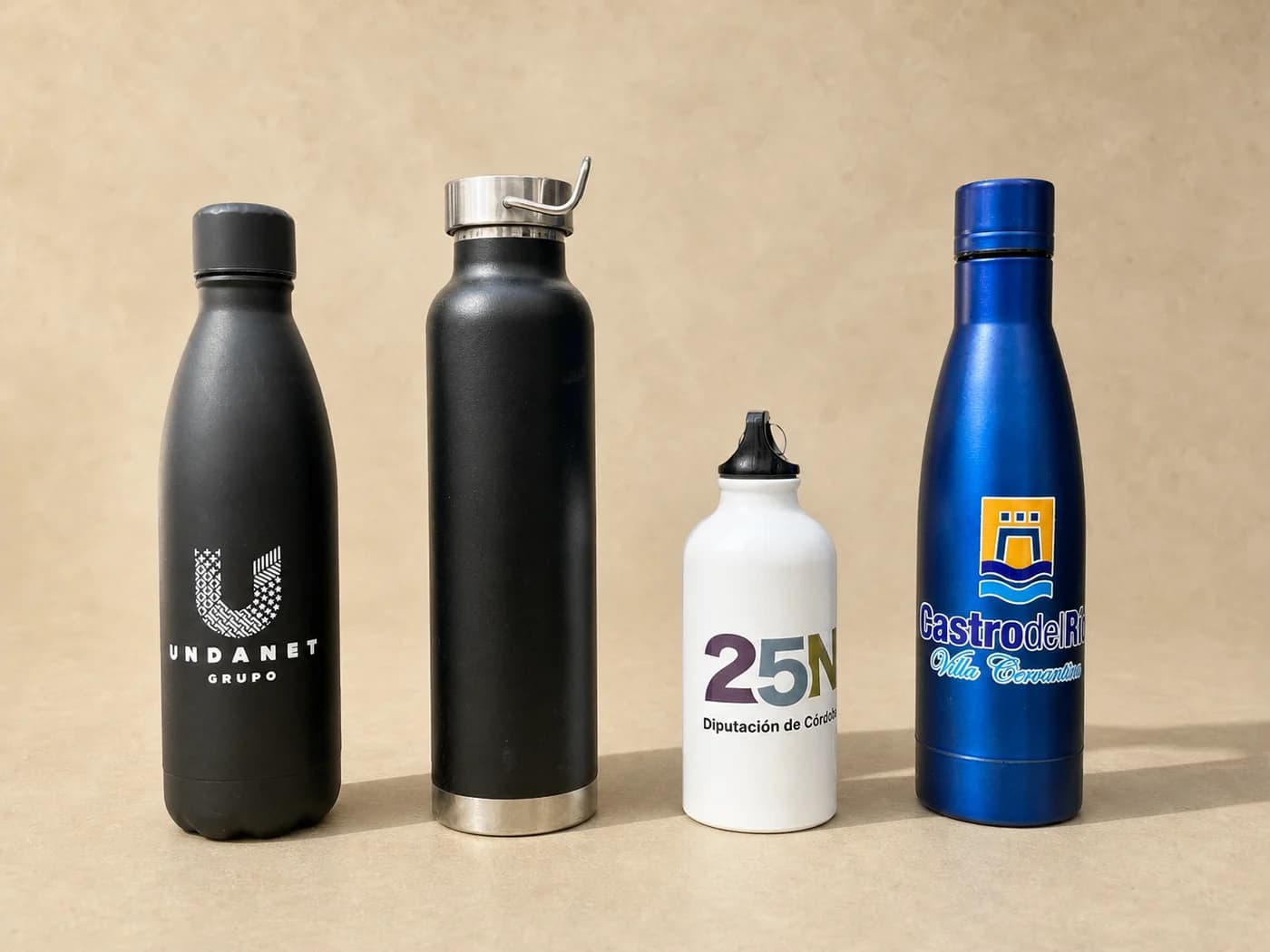 Botellas y termos personalizados con logotipos de empresas e instituciones